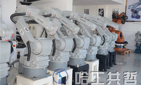 详细分析了二手工业机器人控制器的类型